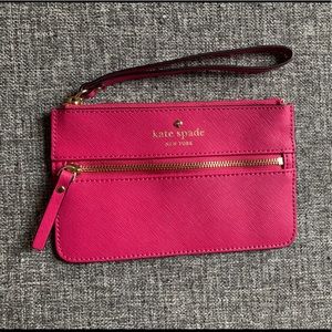 NWOT — Sweetheart Pink wristlet